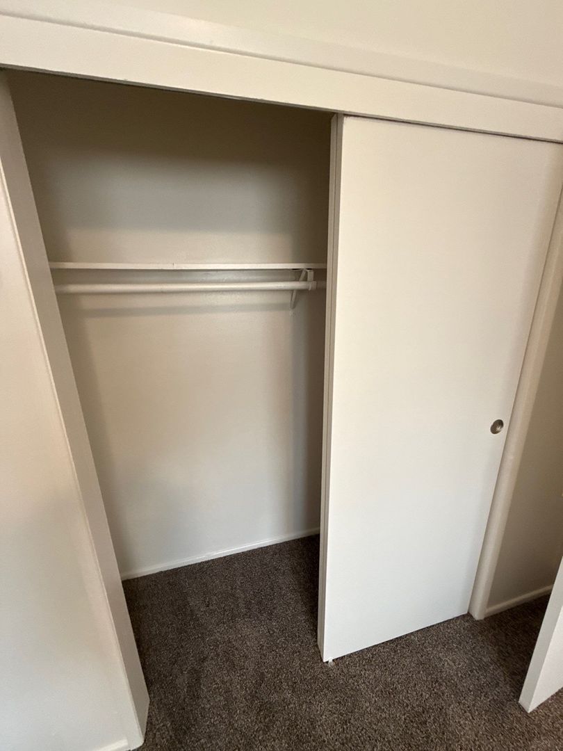 $1595 First 3 Months, NE Salem 3 Bed, 1 Bath, 2nd Floor Apartment, Pet's are Welcome, AVAILABLE NOW! property image