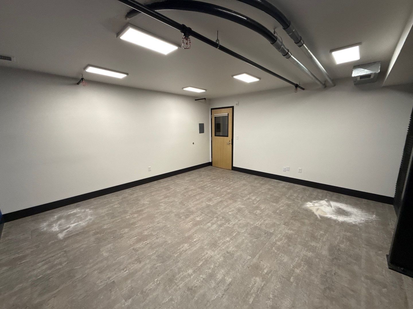 Space for Rent, Basement Unit, Lease Terms Negotiable, Call for MORE DETAILS, AVAILABLE NOW! property image