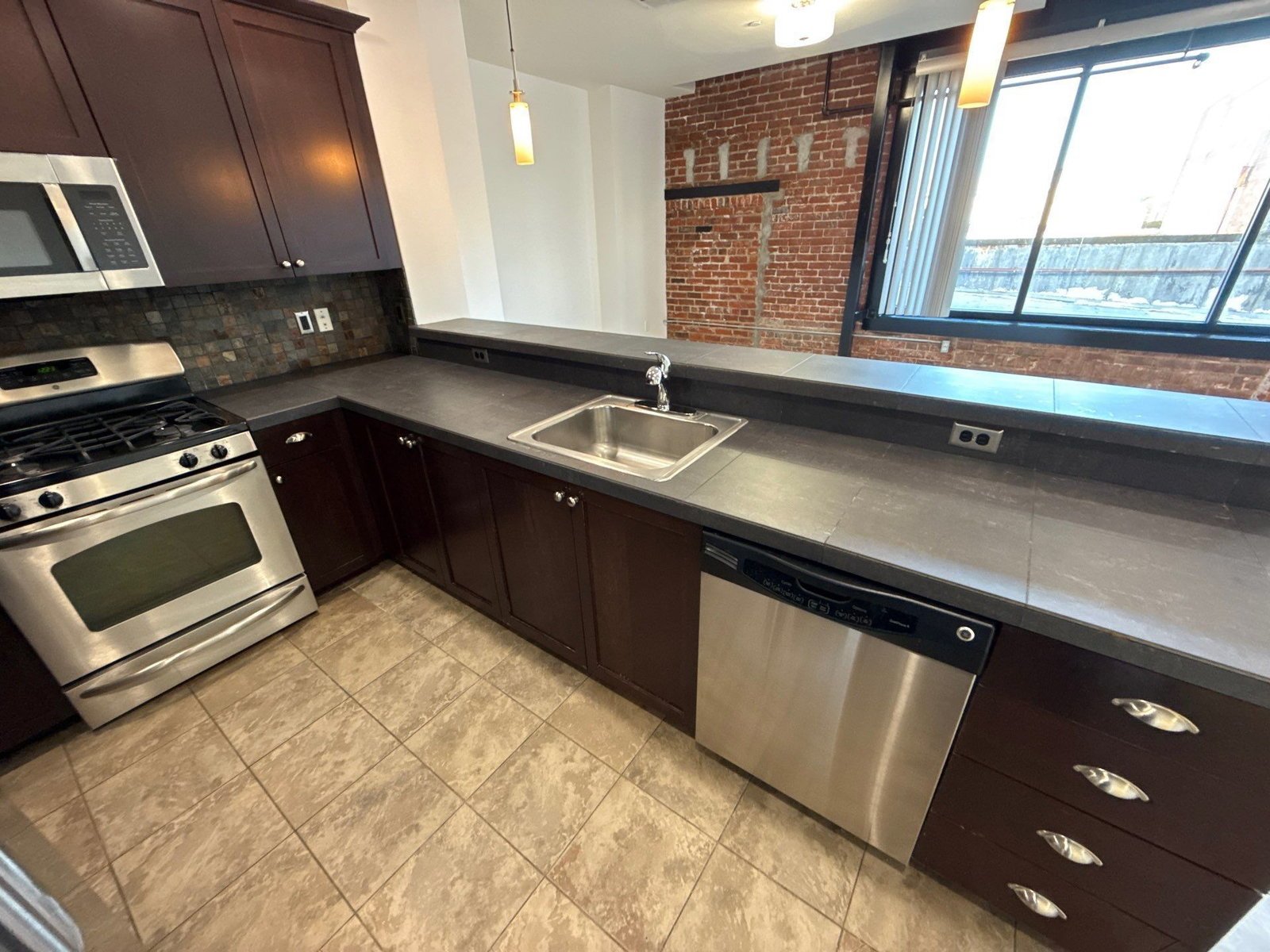 Space for Rent, Basement Unit, Lease Terms Negotiable, Call for MORE DETAILS, AVAILABLE NOW! property image