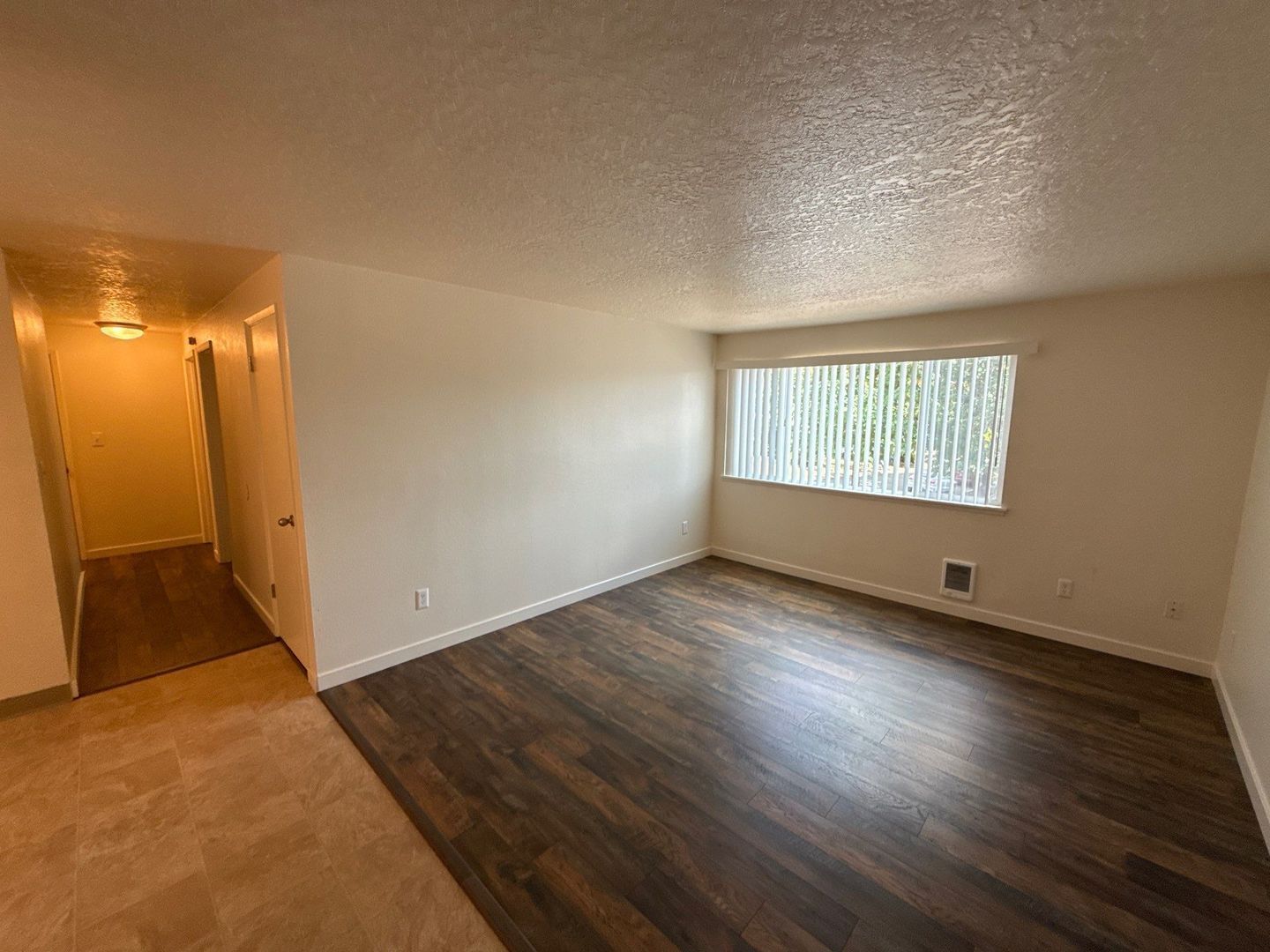 NW Salem 2 Bed, 1 Bath, 2nd Floor Apartment, AVAILABLE NOW! property image