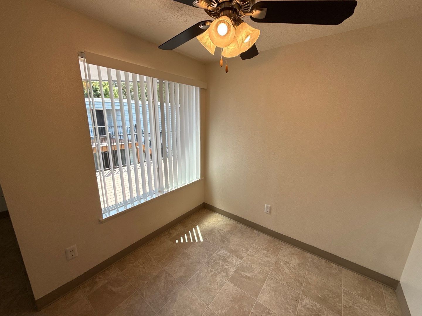 NW Salem 2 Bed, 1 Bath, 2nd Floor Apartment, AVAILABLE NOW! property image