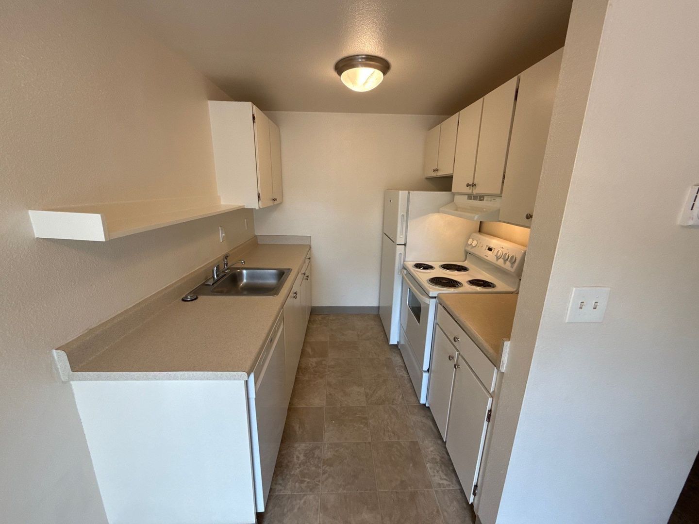 NW Salem 2 Bed, 1 Bath, 2nd Floor Apartment, AVAILABLE NOW! property image