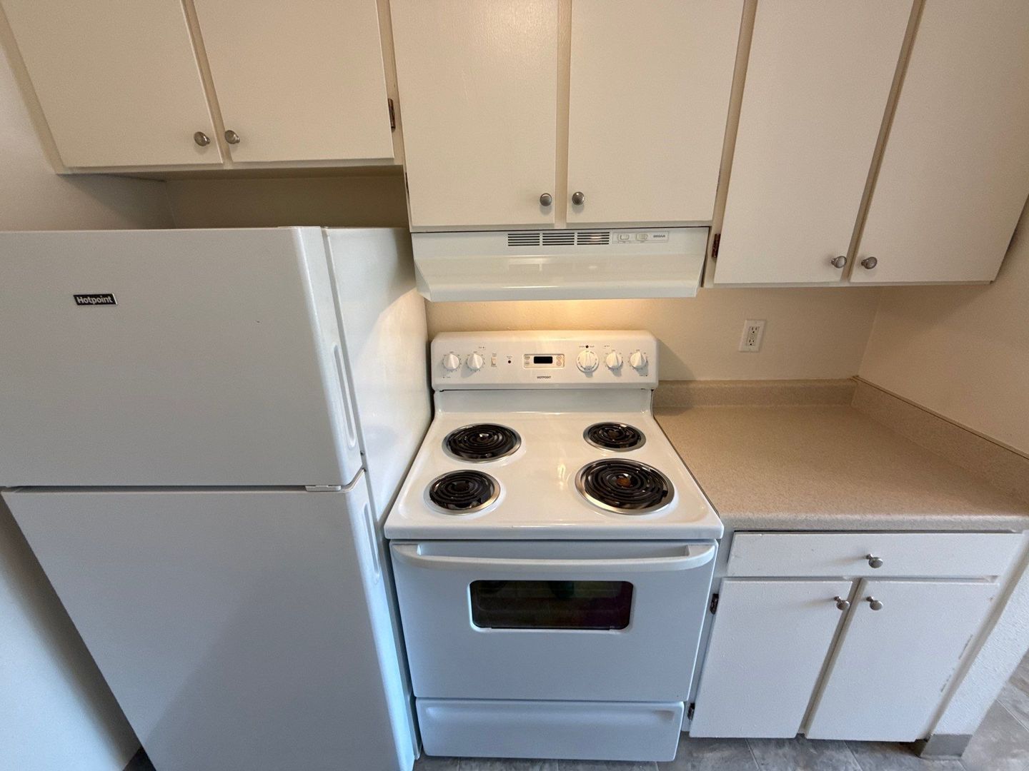 NW Salem 2 Bed, 1 Bath, 2nd Floor Apartment, AVAILABLE NOW! property image
