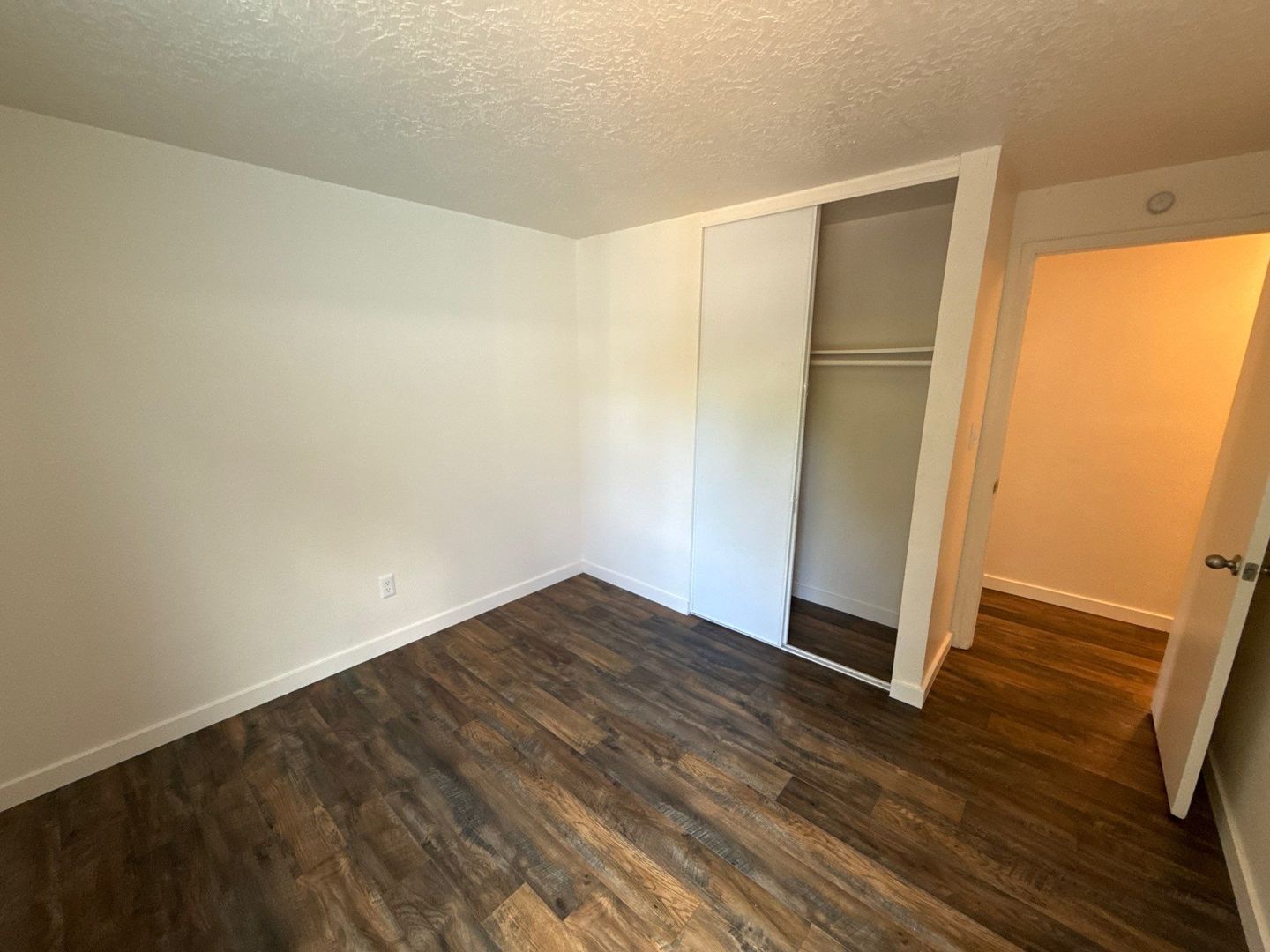 NW Salem 2 Bed, 1 Bath, 2nd Floor Apartment, AVAILABLE NOW! property image