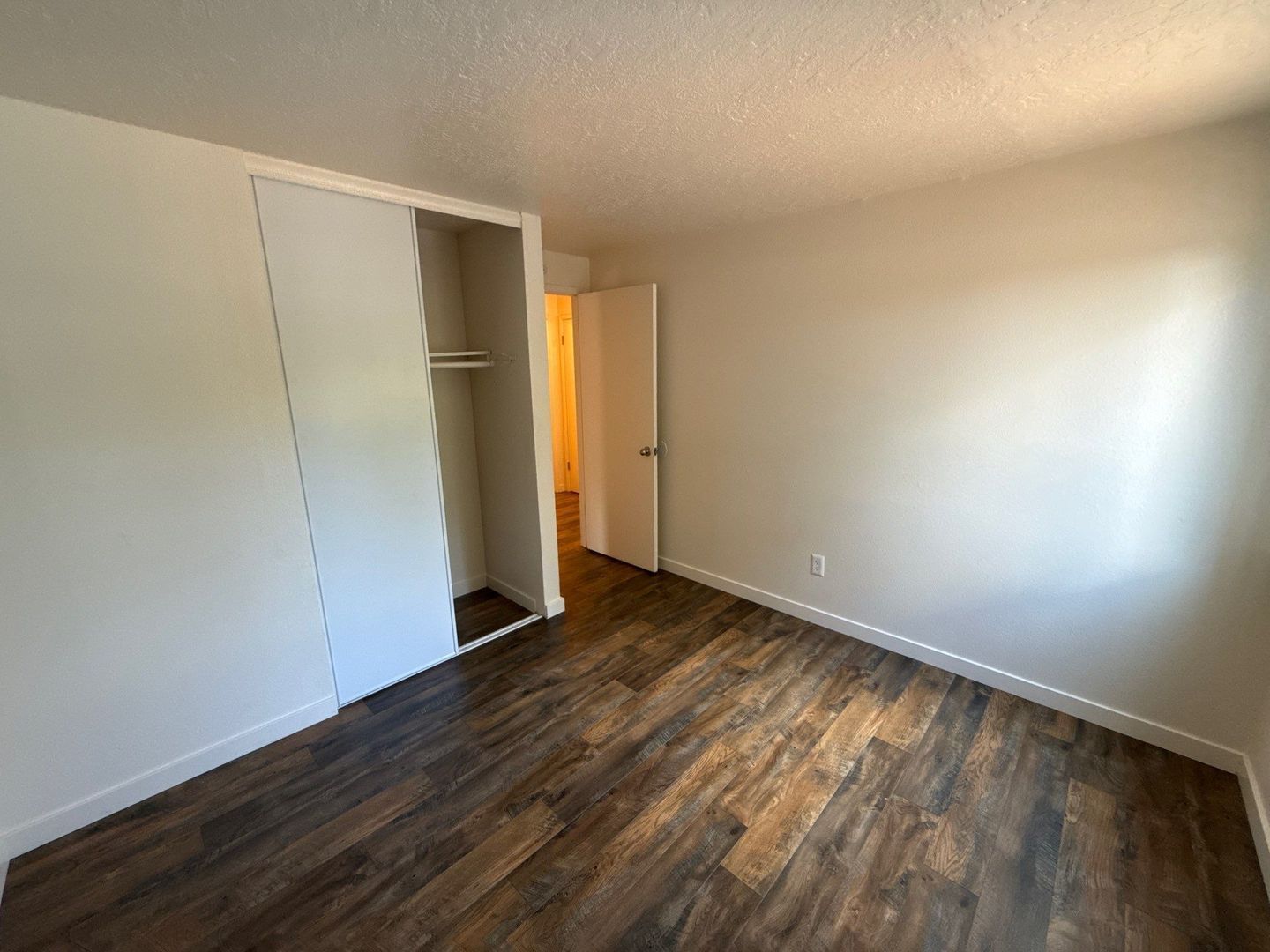 NW Salem 2 Bed, 1 Bath, 2nd Floor Apartment, AVAILABLE NOW! property image