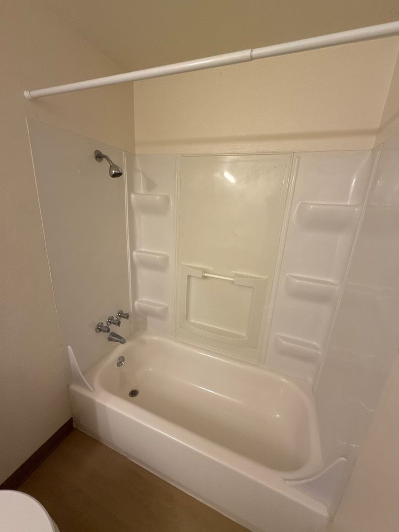 NW Salem 2 Bed, 1 Bath, 2nd Floor Apartment, AVAILABLE NOW! property image