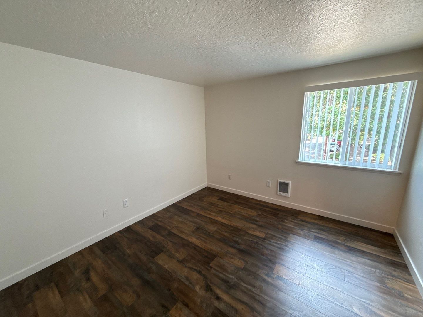 NW Salem 2 Bed, 1 Bath, 2nd Floor Apartment, AVAILABLE NOW! property image