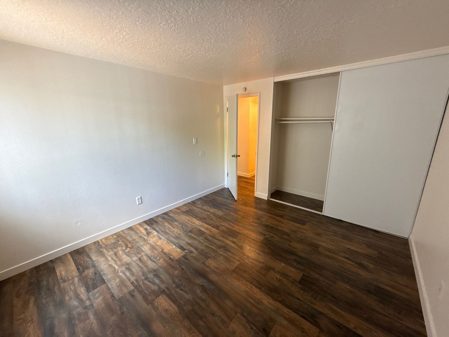 NW Salem 2 Bed, 1 Bath, 2nd Floor Apartment, AVAILABLE NOW! property image