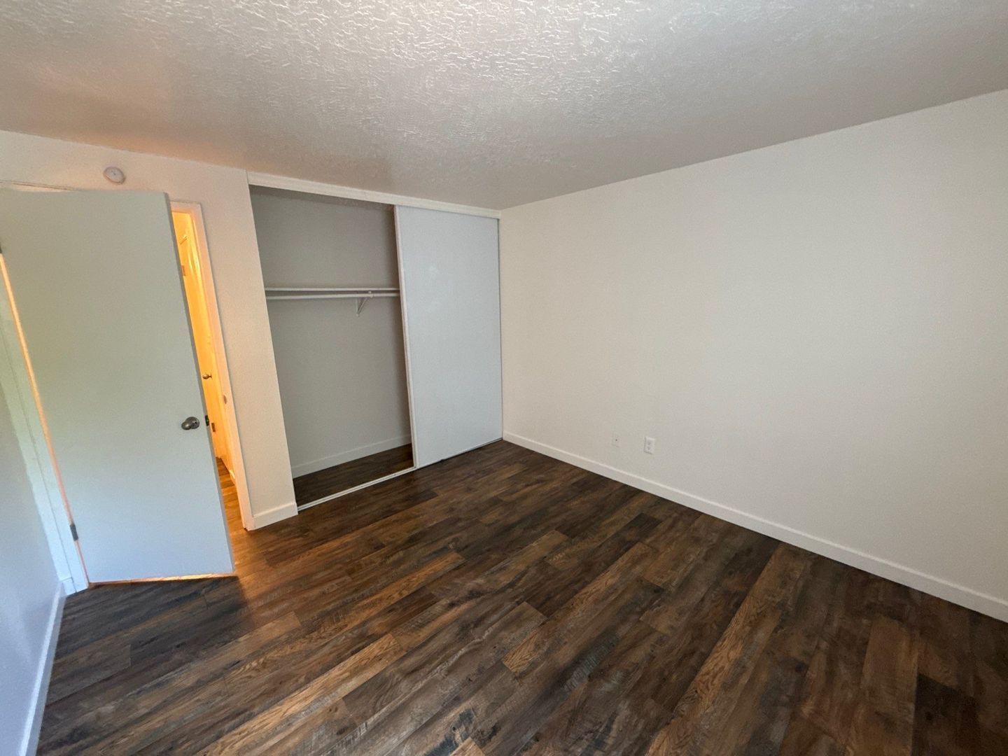 NW Salem 2 Bed, 1 Bath, 2nd Floor Apartment, AVAILABLE NOW! property image