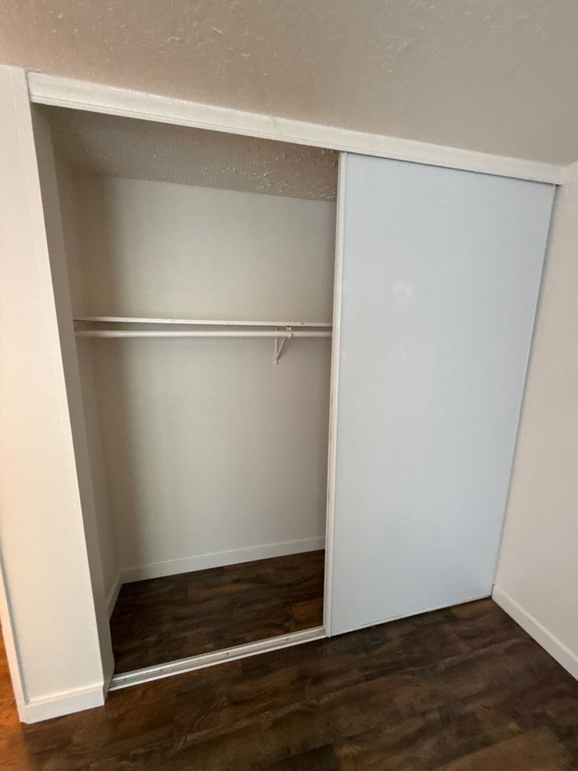 NW Salem 2 Bed, 1 Bath, 2nd Floor Apartment, AVAILABLE NOW! property image