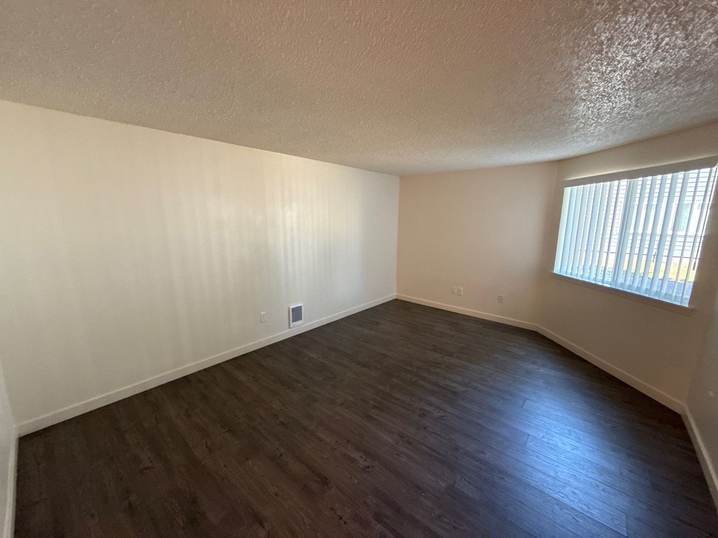NW Salem, 2 Bed, 1 Bath, Spacious 1st Floor Apartment, Pets are Welcome, AVAILABLE NOW! property image