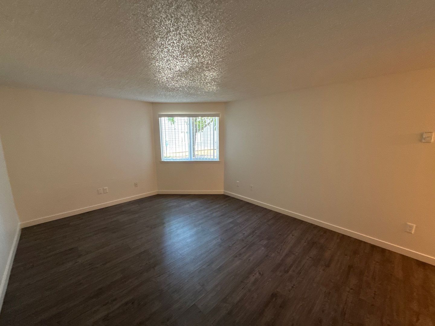 NW Salem, 2 Bed, 1 Bath, Spacious 1st Floor Apartment, Pets are Welcome, AVAILABLE NOW! property image