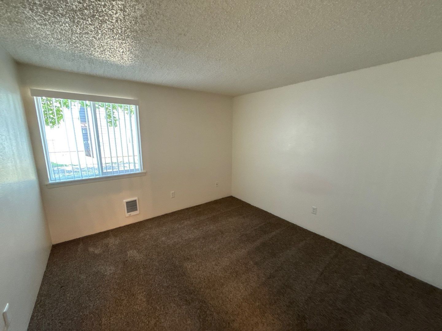 NW Salem, 2 Bed, 1 Bath, Spacious 1st Floor Apartment, Pets are Welcome, AVAILABLE NOW! property image