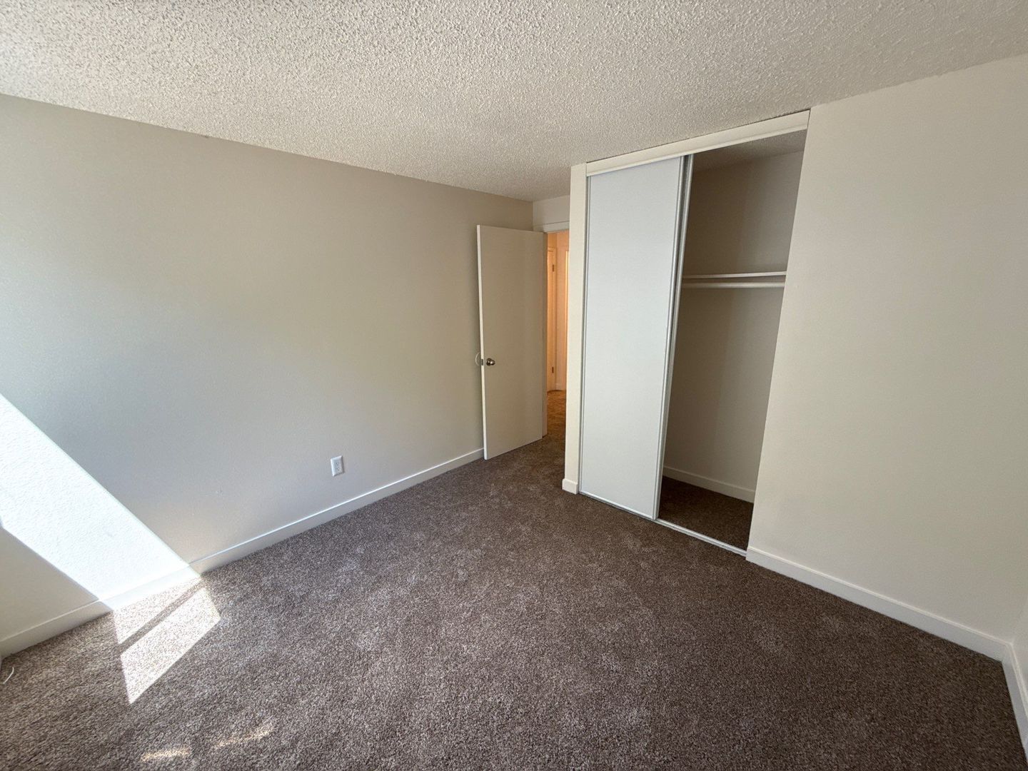 NW Salem, 2 Bed, 1 Bath, Spacious 2nd Floor Apartment, Pets are Welcome, AVAILABLE NOW! property image