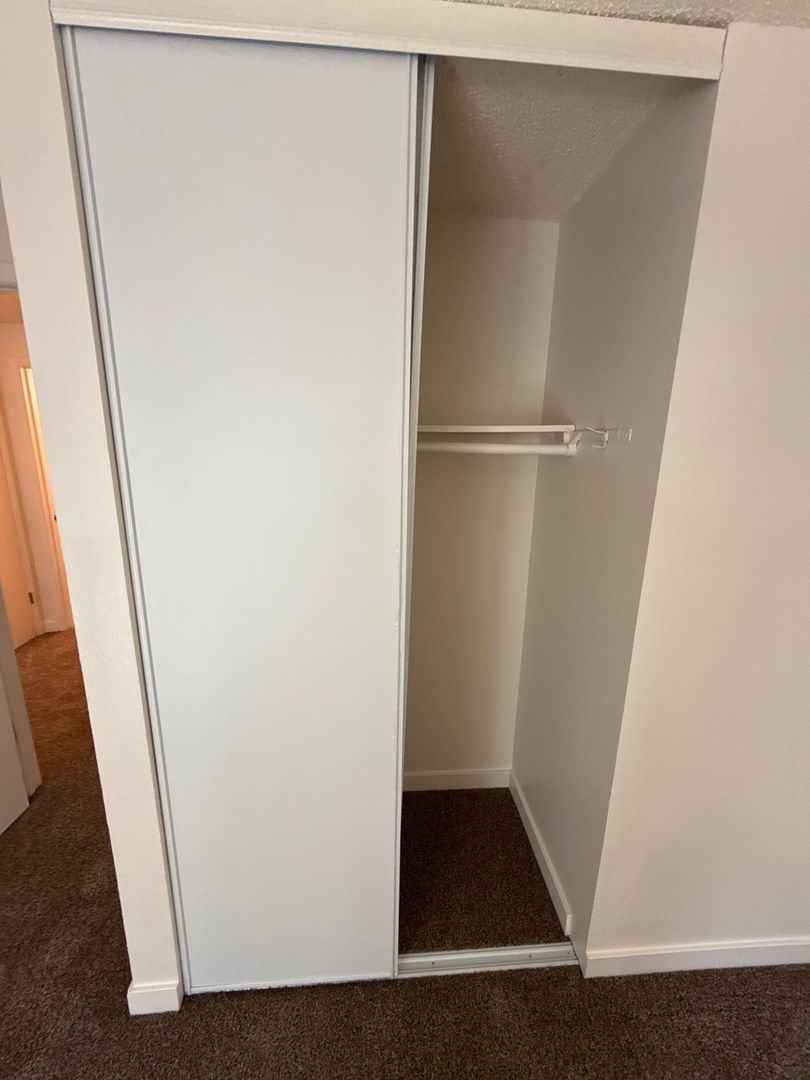 NW Salem, 2 Bed, 1 Bath, Spacious 2nd Floor Apartment, Pets are Welcome, AVAILABLE NOW! property image
