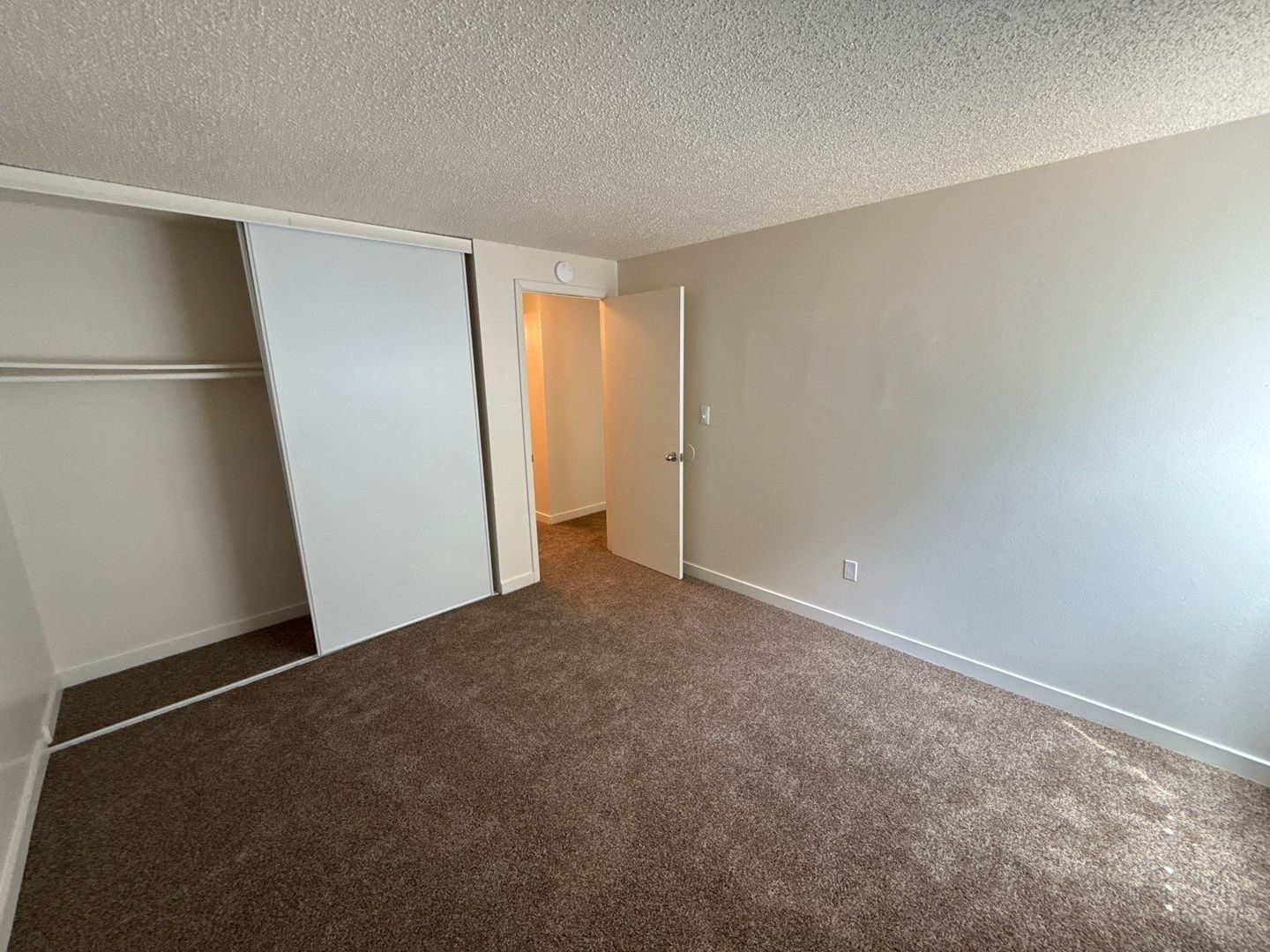 NW Salem, 2 Bed, 1 Bath, Spacious 2nd Floor Apartment, Pets are Welcome, AVAILABLE NOW! property image