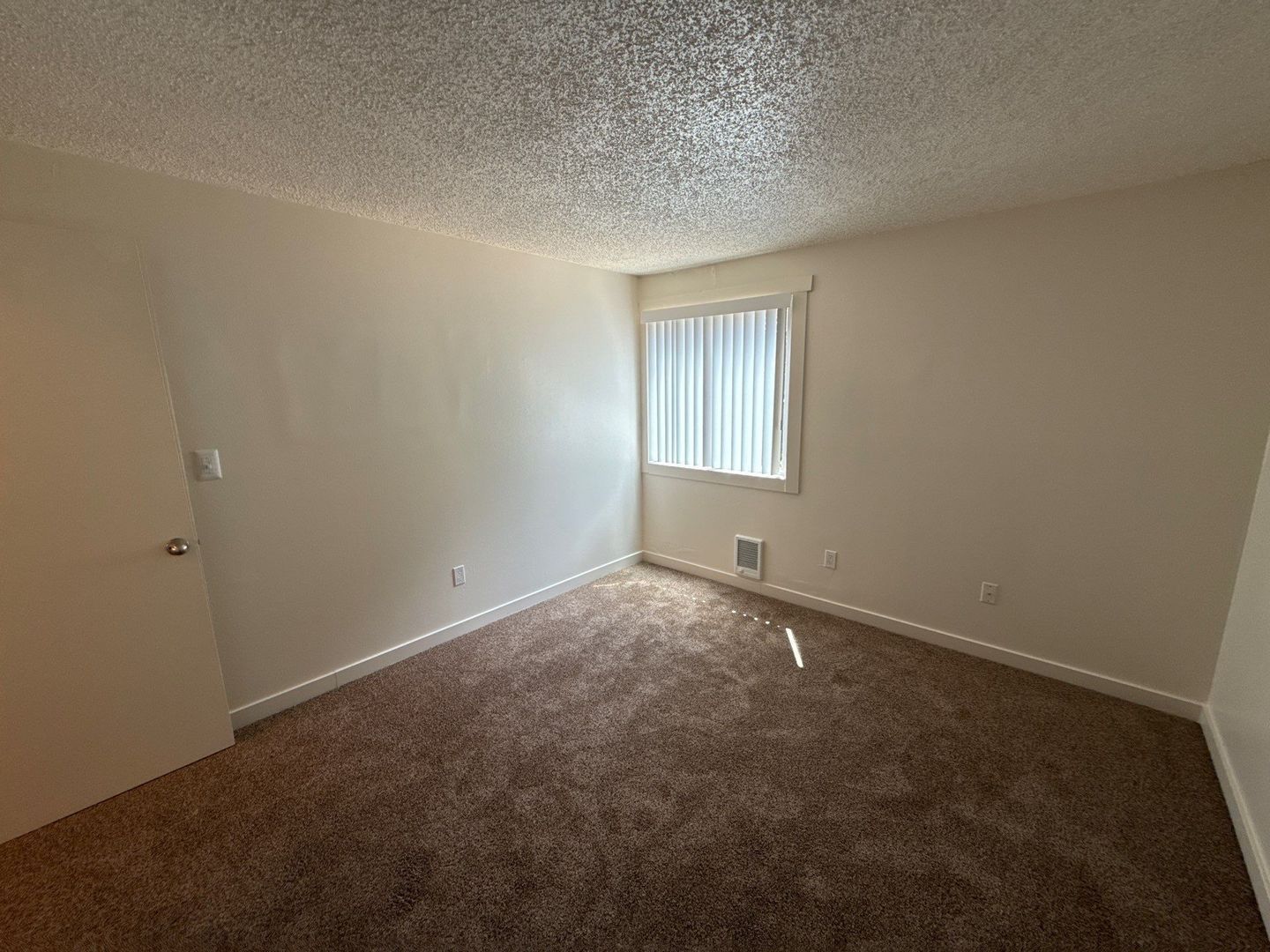 NW Salem, 2 Bed, 1 Bath, Spacious 2nd Floor Apartment, Pets are Welcome, AVAILABLE NOW! property image