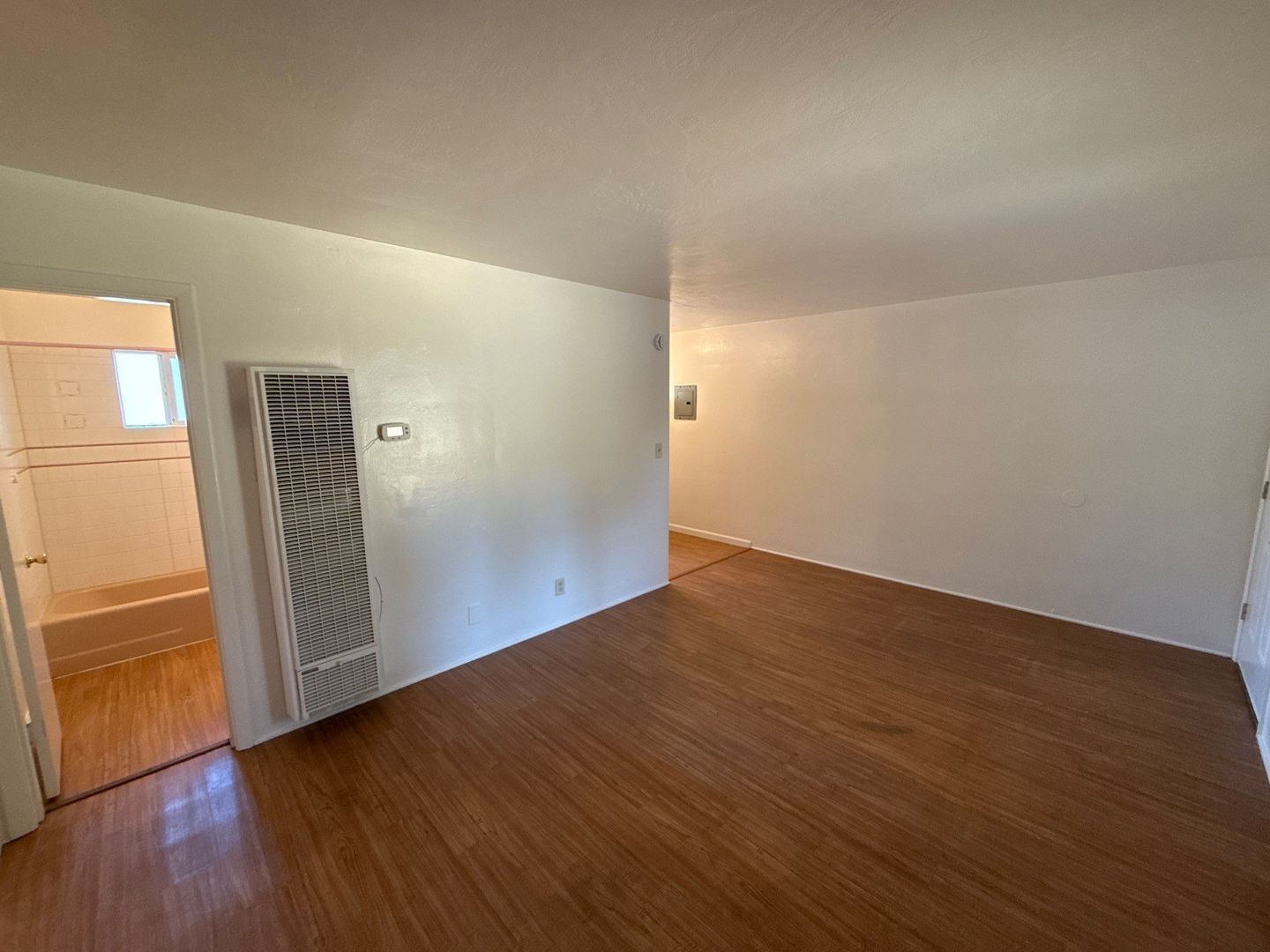 S Salem 1 Bed, 1 Bath, 1 Story Complex, AVAILABLE NOW! property image