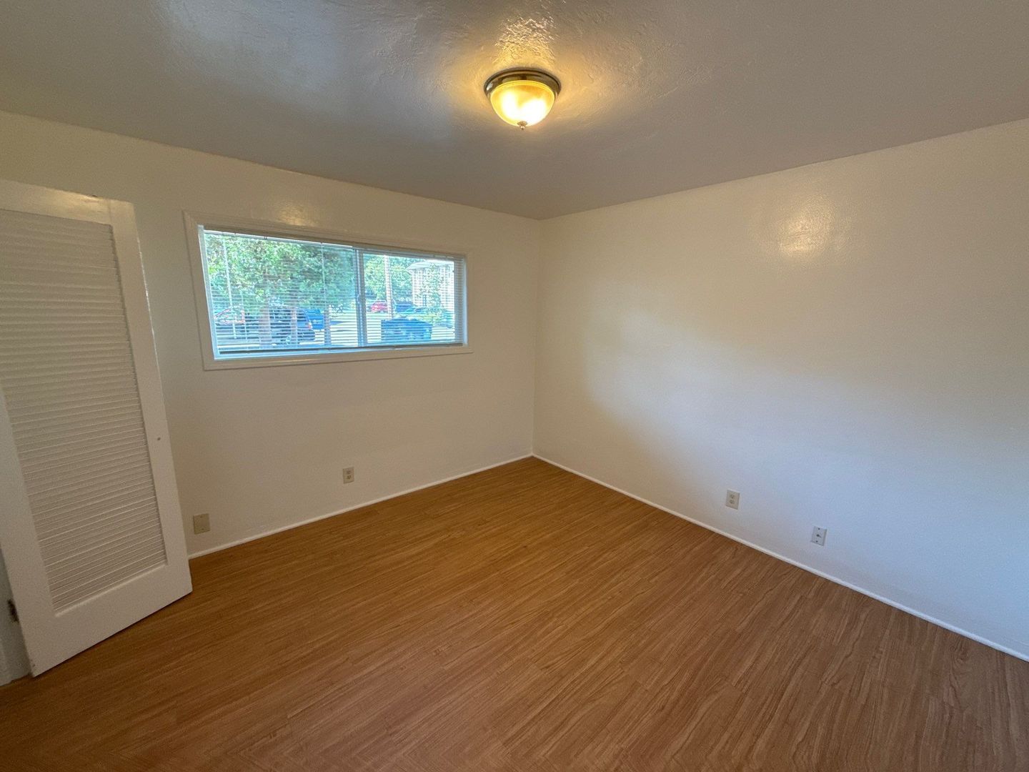 S Salem 1 Bed, 1 Bath, 1 Story Complex, AVAILABLE NOW! property image