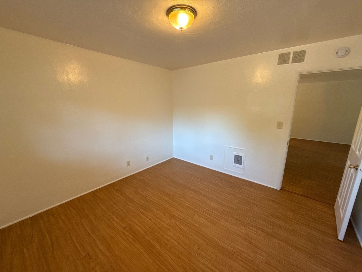 S Salem 1 Bed, 1 Bath, 1 Story Complex, AVAILABLE NOW! property image