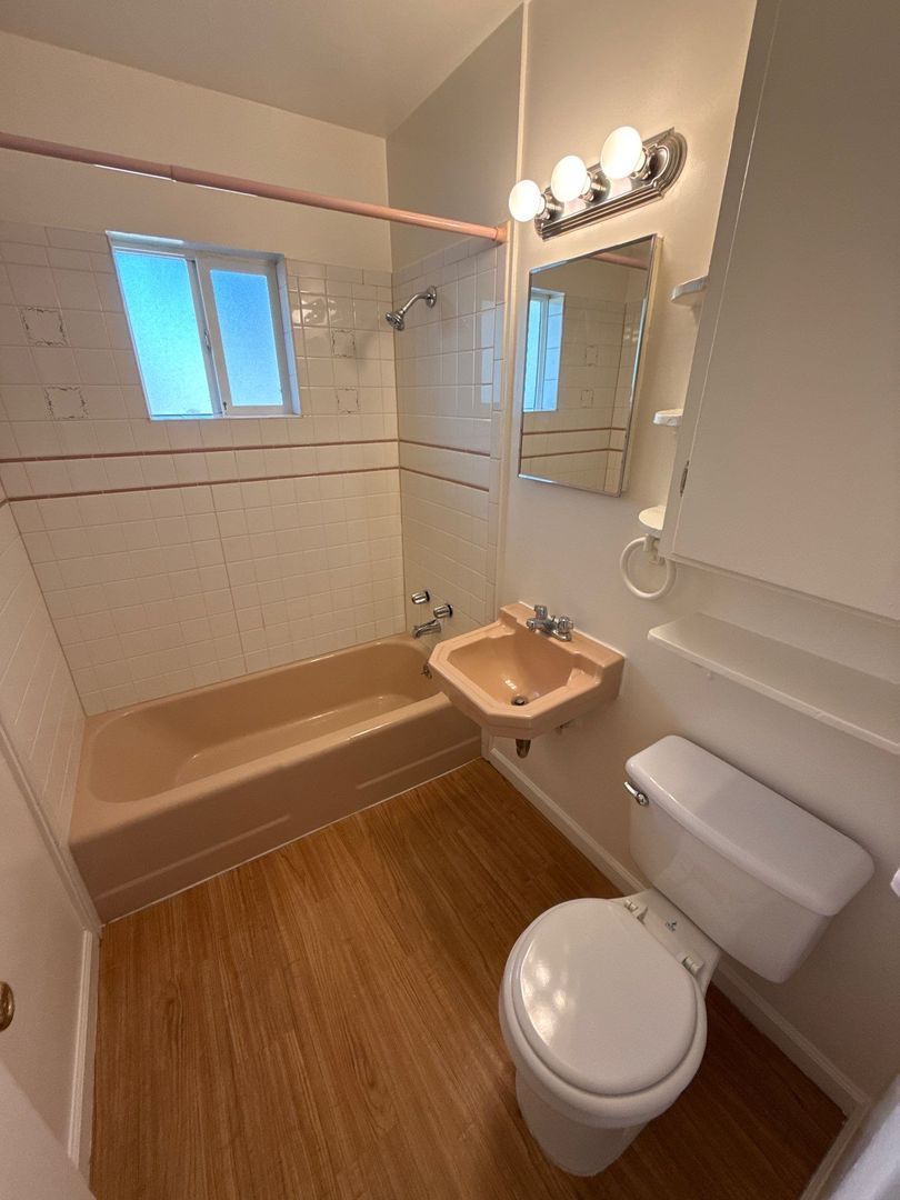 S Salem 1 Bed, 1 Bath, 1 Story Complex, AVAILABLE NOW! property image