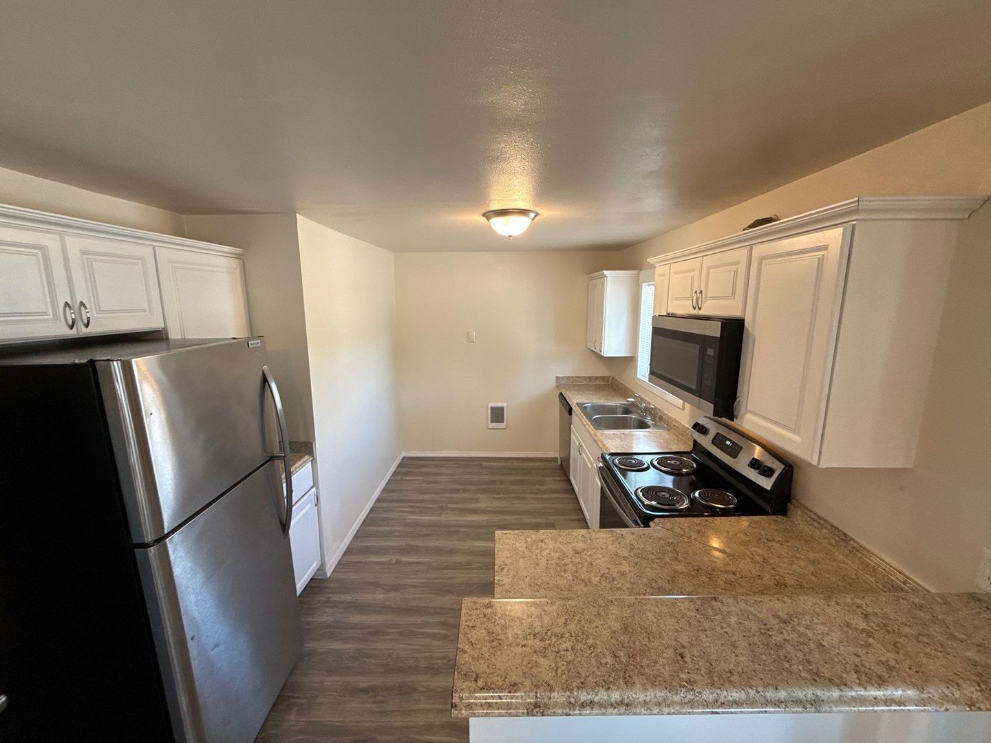 $1,145 First 3 Months NE Salem 2 Bed, 1 Bath Apartment, W/S/G Paid, W&D in Unit, AVAILABLE NOW! property image