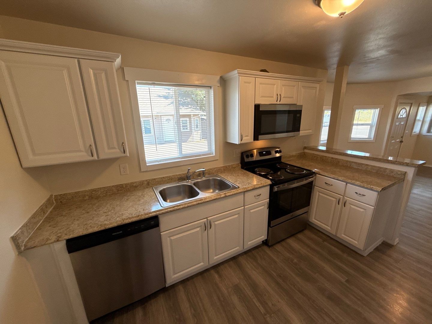 $1,145 First 3 Months NE Salem 2 Bed, 1 Bath Apartment, W/S/G Paid, W&D in Unit, AVAILABLE NOW! property image