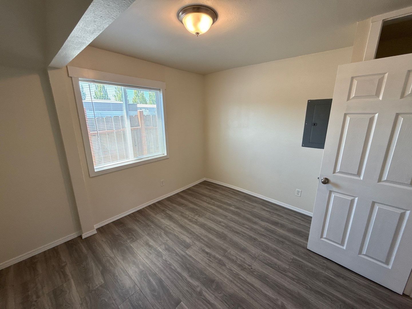 $1,145 First 3 Months NE Salem 2 Bed, 1 Bath Apartment, W/S/G Paid, W&D in Unit, AVAILABLE NOW! property image