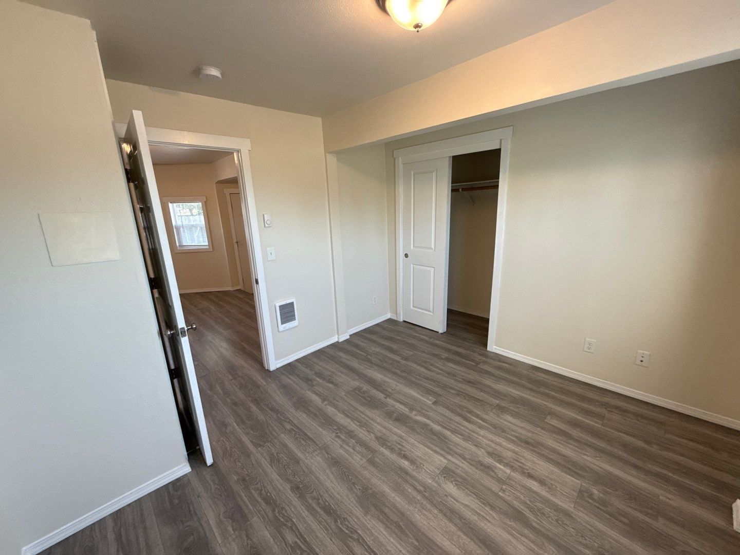 $1,145 First 3 Months NE Salem 2 Bed, 1 Bath Apartment, W/S/G Paid, W&D in Unit, AVAILABLE NOW! property image