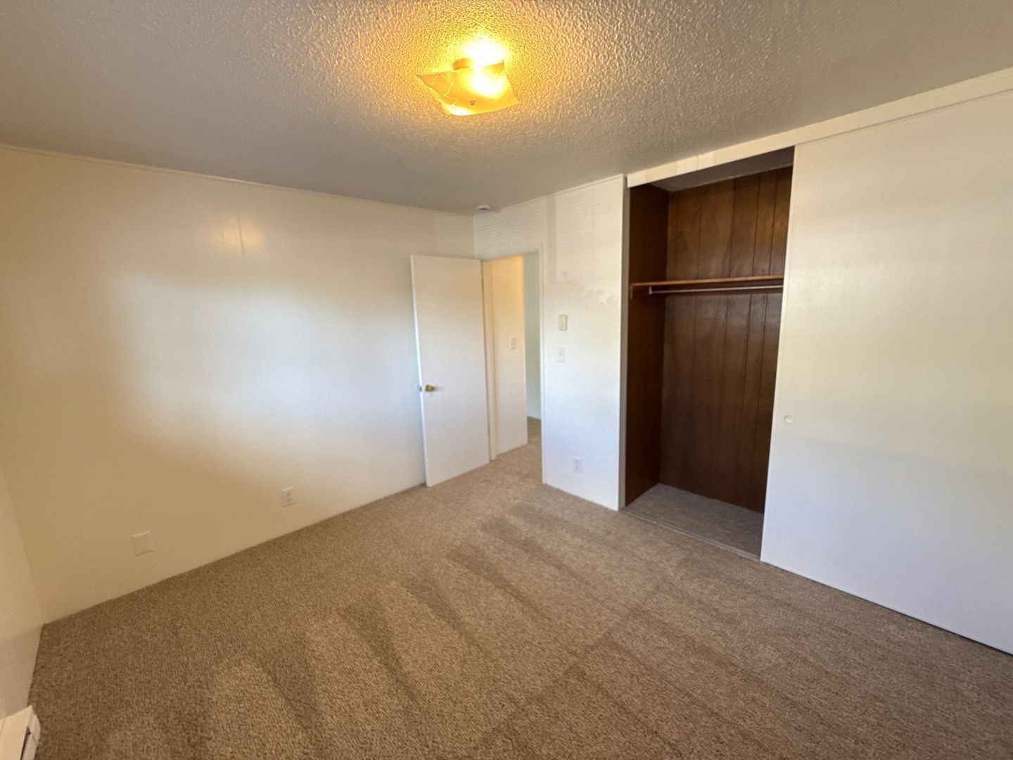 $1,095 First 3 Months, SW Dallas 2 Bed 1 Bath 1st Floor Apartment, W/S/G Paid, AVAILABLE NOW! property image
