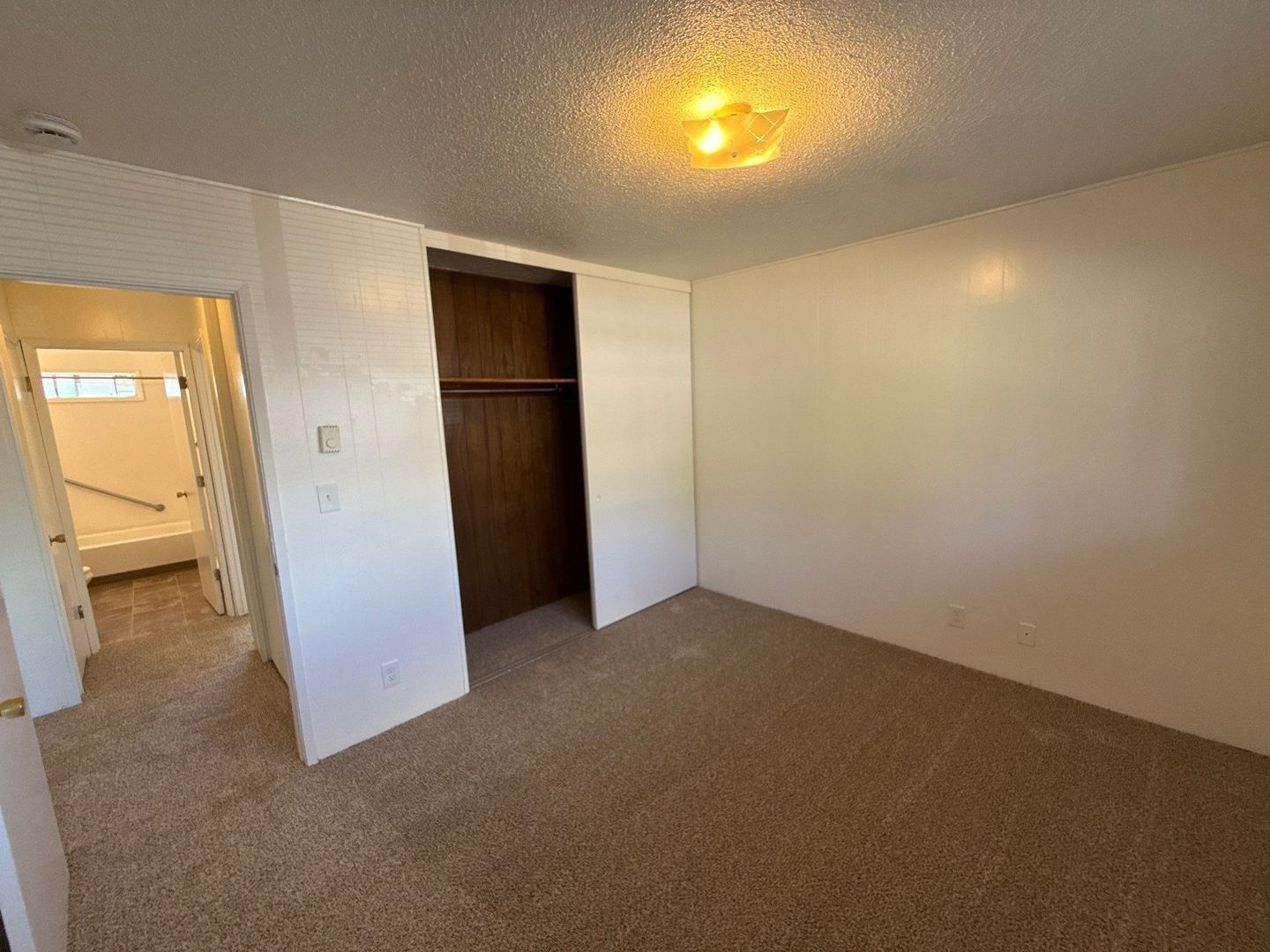 $1,095 First 3 Months, SW Dallas 2 Bed 1 Bath 1st Floor Apartment, W/S/G Paid, AVAILABLE NOW! property image