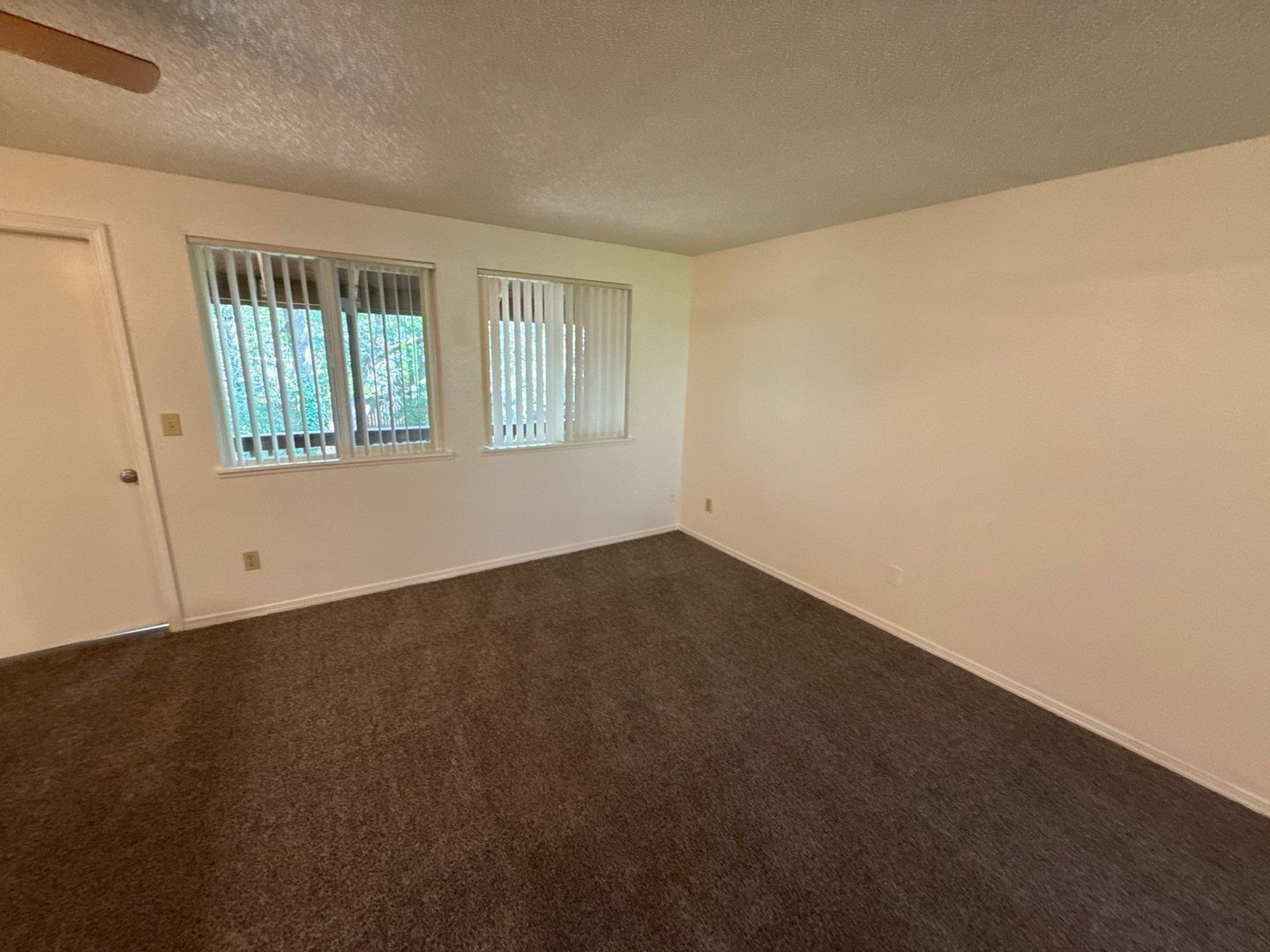 $1,025 First 3 Months, S Salem, 1 Bed, 1 Bath, 2nd Floor Apartment, Laundry On Site, AVAILABLE NOW! property image