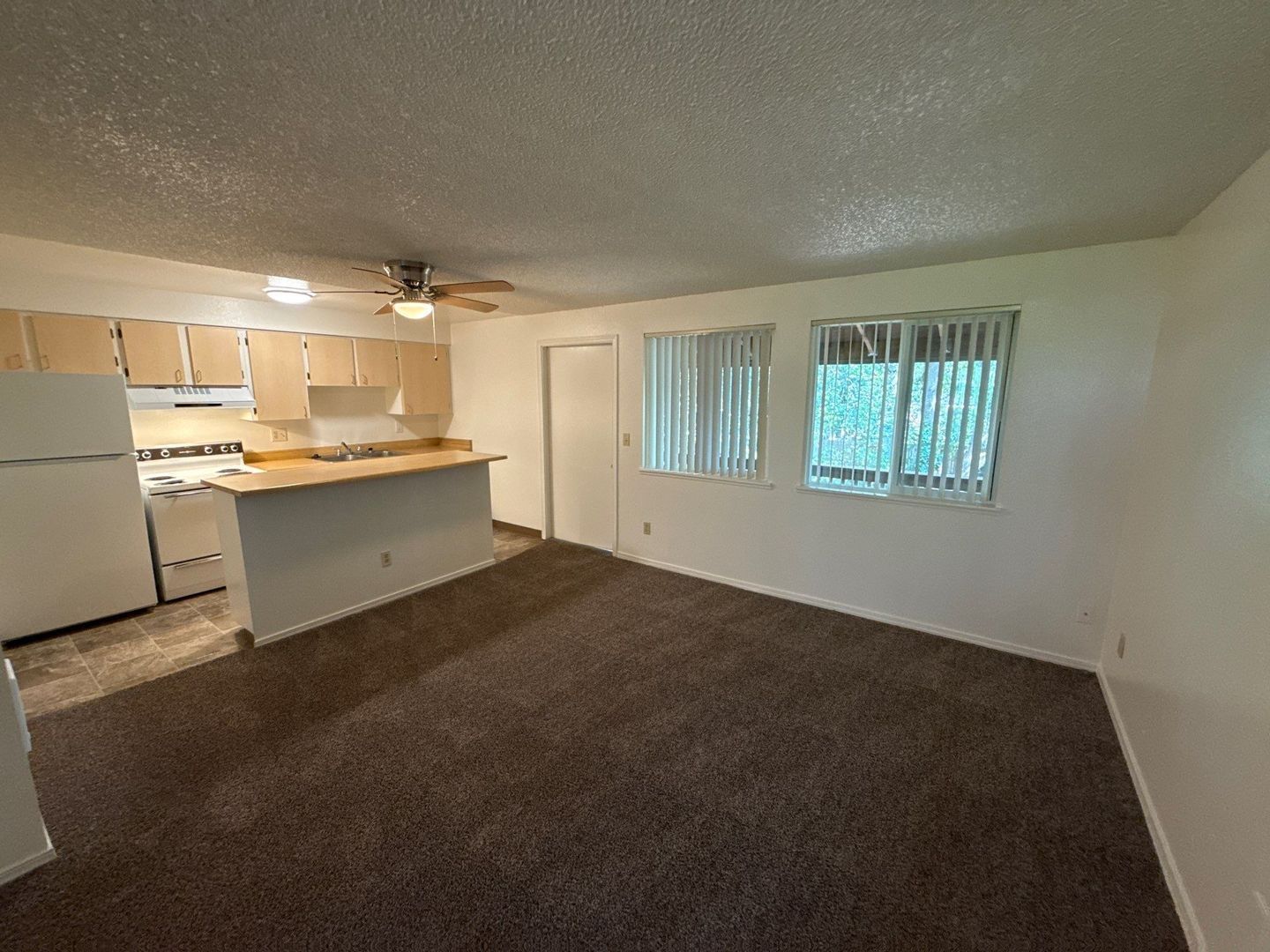 $1,025 First 3 Months, S Salem, 1 Bed, 1 Bath, 2nd Floor Apartment, Laundry On Site, AVAILABLE NOW! property image
