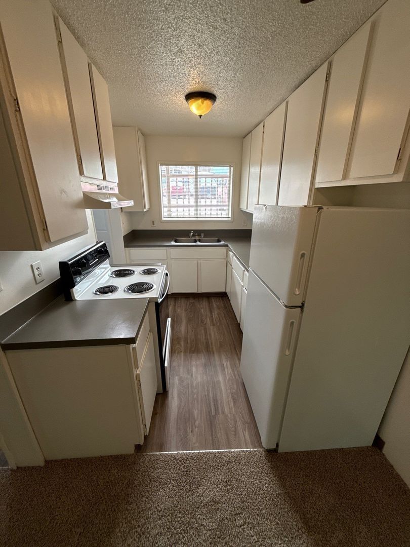 $1,095 First 3 Months, SW Dallas 2 Bed 1 Bath 1st Floor Apartment, W/S/G Paid, AVAILABLE NOW! property image