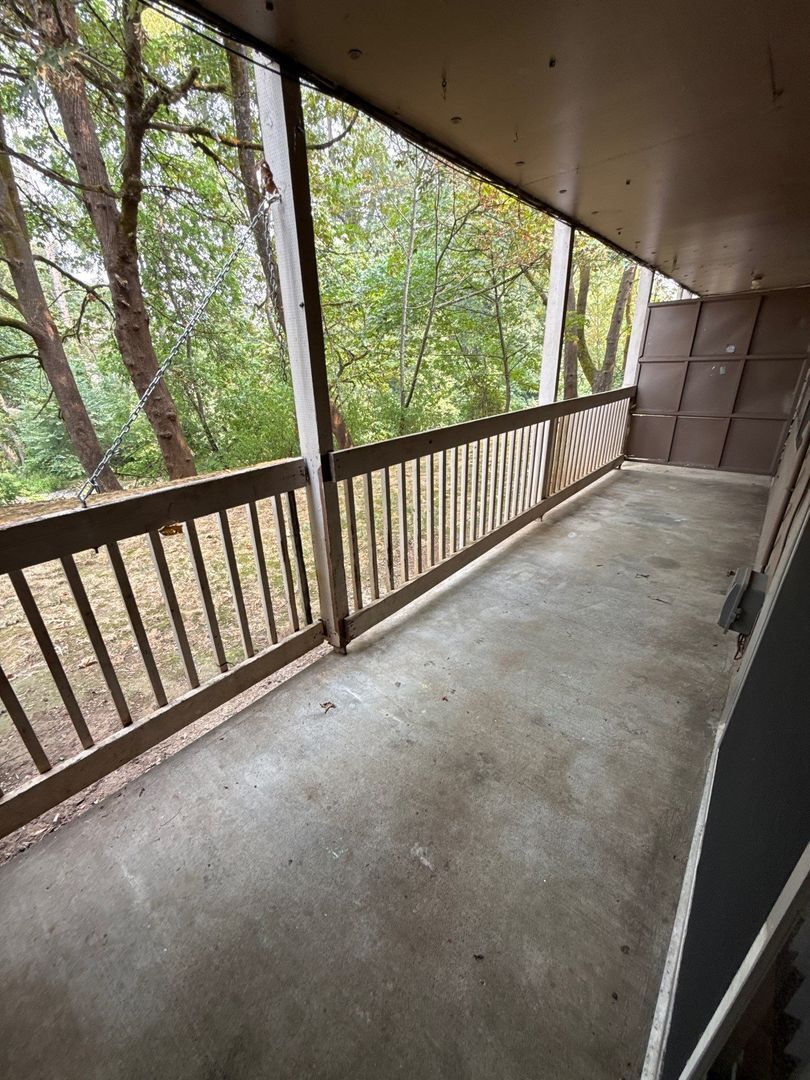 $1,095 First 3 Months, SW Dallas 2 Bed 1 Bath 1st Floor Apartment, W/S/G Paid, AVAILABLE NOW! property image