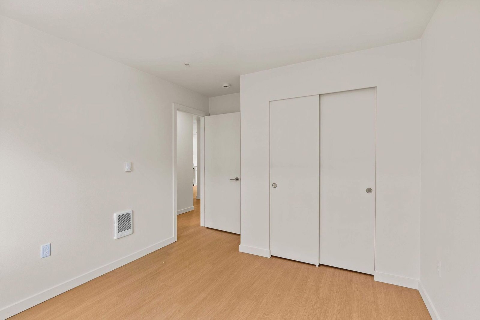 AVAILABLE NOW: ALBANY BRAND NEW COMPLEX | 2nd Floor 2 Bed 1.5 Bath | W/D Included property image