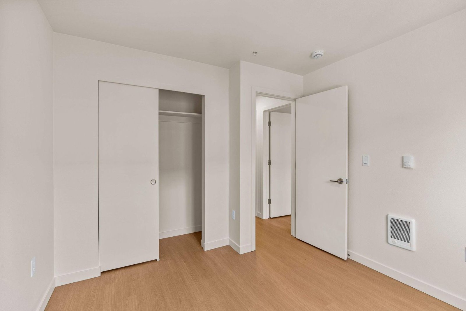 AVAILABLE NOW: ALBANY BRAND NEW COMPLEX | 2nd Floor 2 Bed 1.5 Bath | W/D Included property image