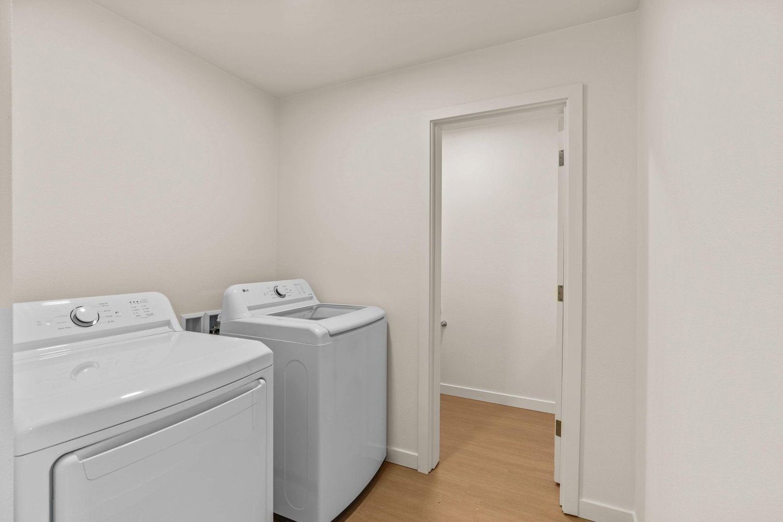 AVAILABLE NOW: ALBANY BRAND NEW COMPLEX | 2nd Floor 2 Bed 1.5 Bath | W/D Included property image