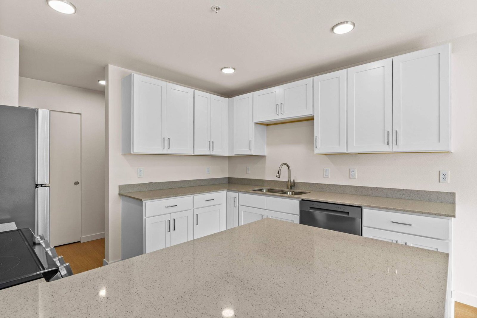 AVAILABLE NOW: ALBANY BRAND NEW COMPLEX | 2nd Floor 2 Bed 1.5 Bath | W/D Included property image