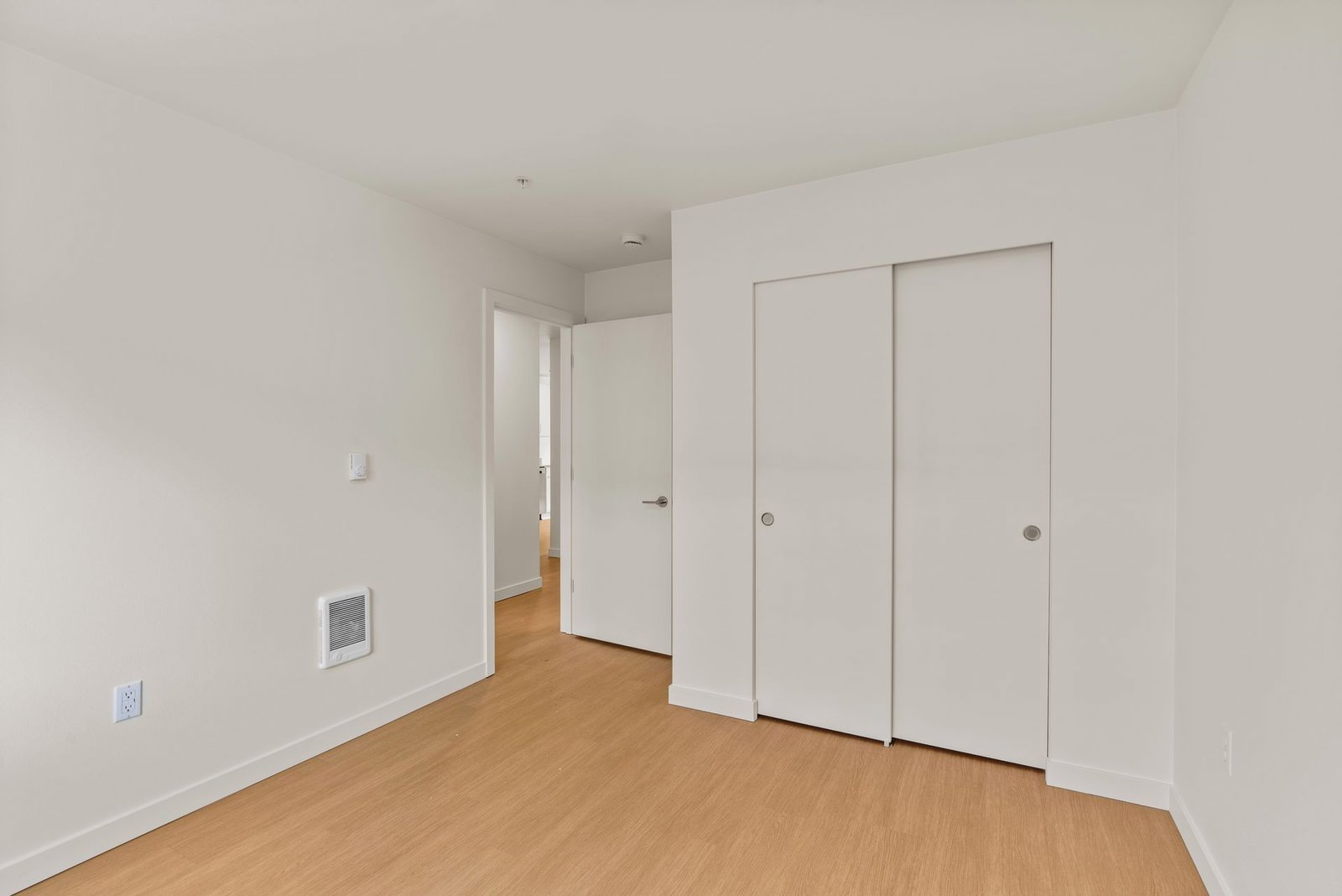 AVAILABLE NOW: ALBANY BRAND NEW COMPLEX | 2nd Floor 2 Bed 1.5 Bath | W/D Included property image