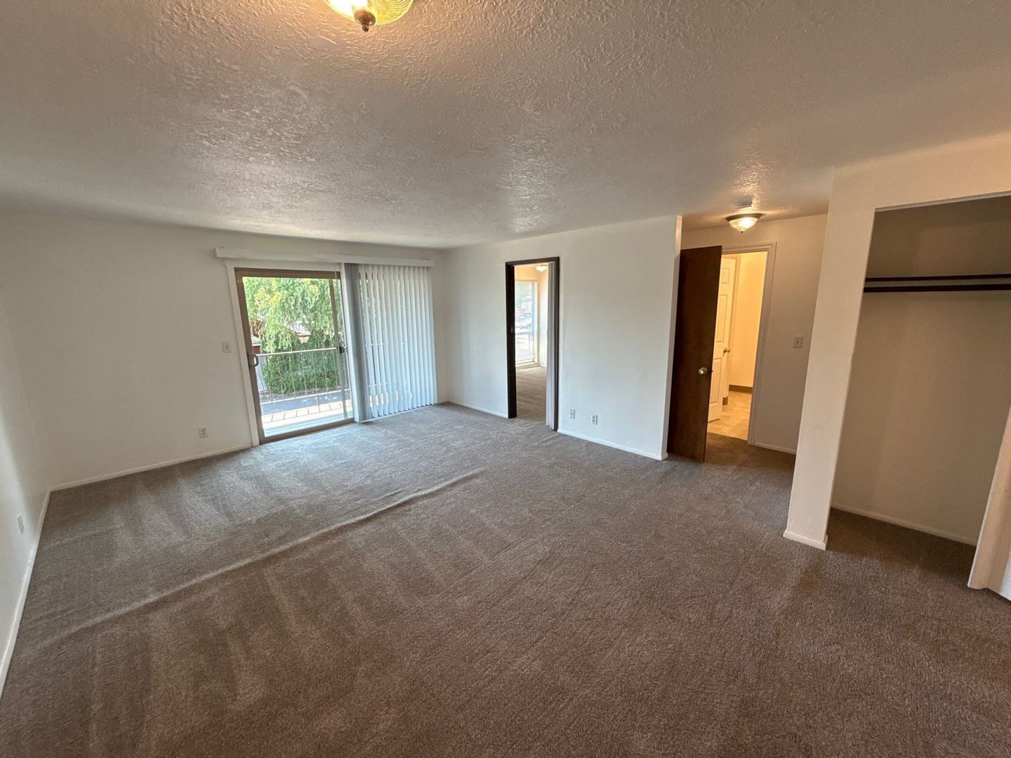 $1,025 First 3 Months, NE Salem 1 Bed, 1 Bath, 2nd Floor Apartment, AVAILABLE NOW! property image