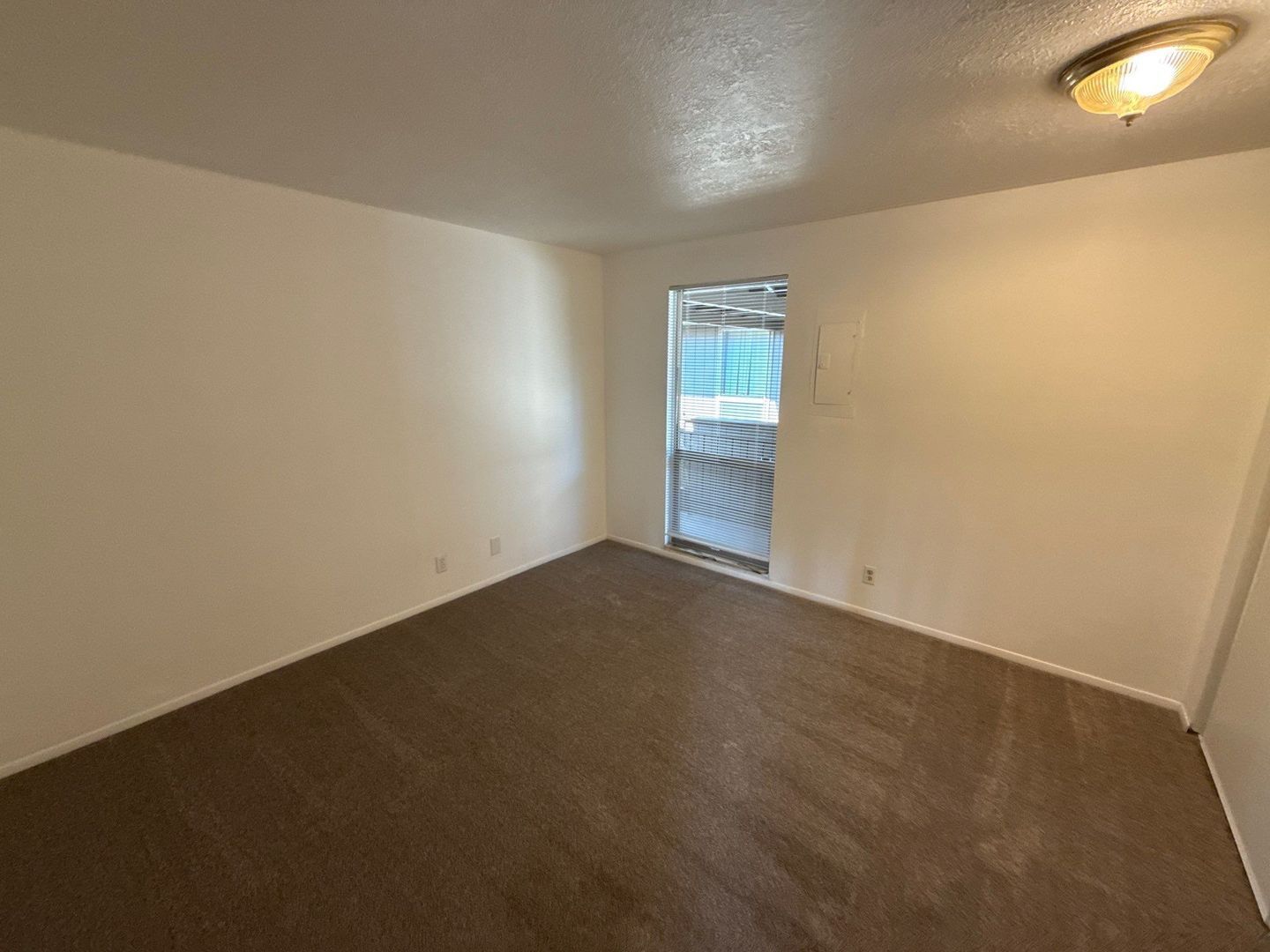 $1,025 First 3 Months, NE Salem 1 Bed, 1 Bath, 2nd Floor Apartment, AVAILABLE NOW! property image