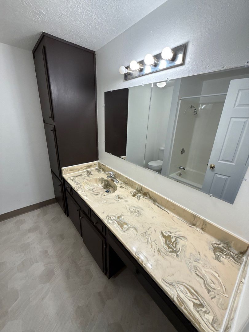 $1,025 First 3 Months, NE Salem 1 Bed, 1 Bath, 2nd Floor Apartment, AVAILABLE NOW! property image