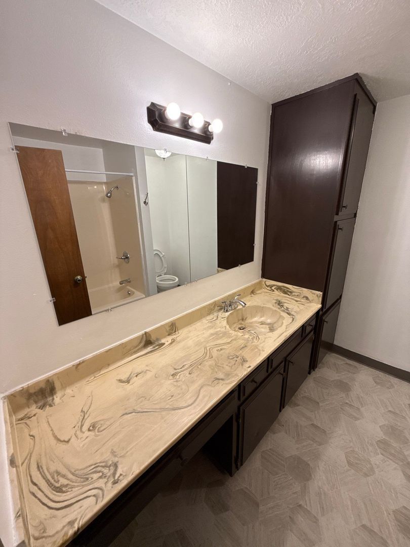 $1,145 First 3 Months, NE Salem 2 Bed, 1 Bath, 2nd Floor Apartment, AVAILABLE NOW! property image