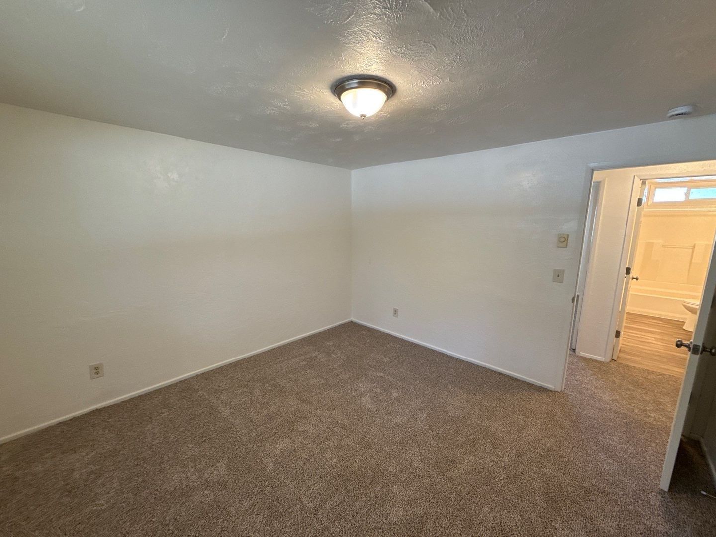 $1,095 First 6 Months, NE Salem, 2 Bed, 1 Bath, 1st Floor Apartment, AVAILABLE NOW! property image