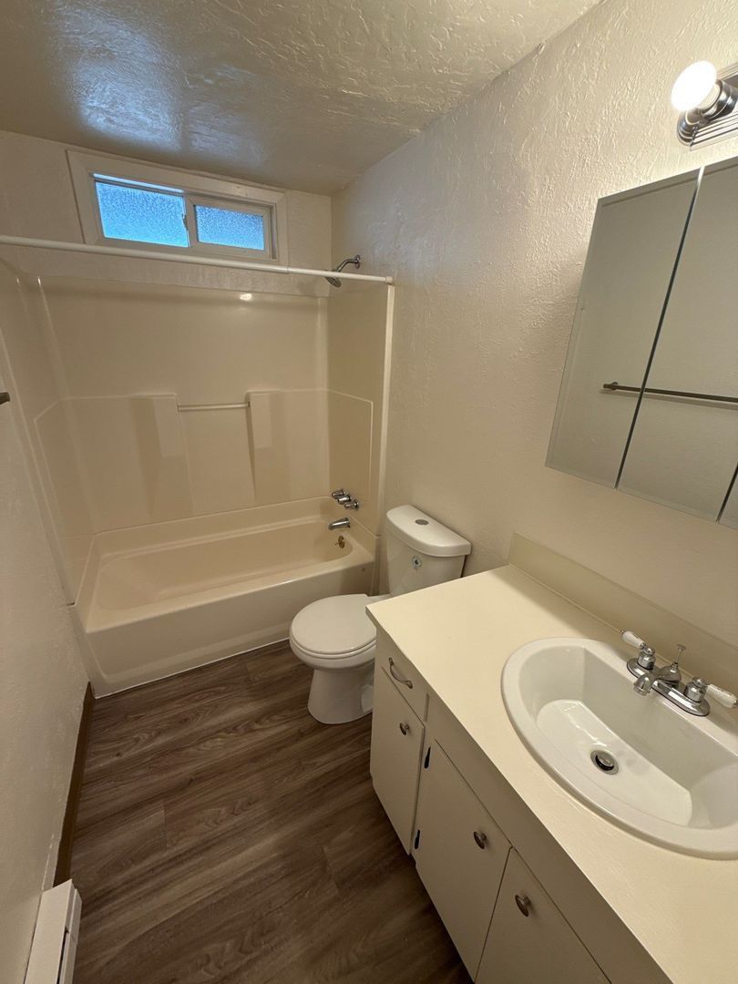 $1,095 First 6 Months, NE Salem, 2 Bed, 1 Bath, 1st Floor Apartment, AVAILABLE NOW! property image