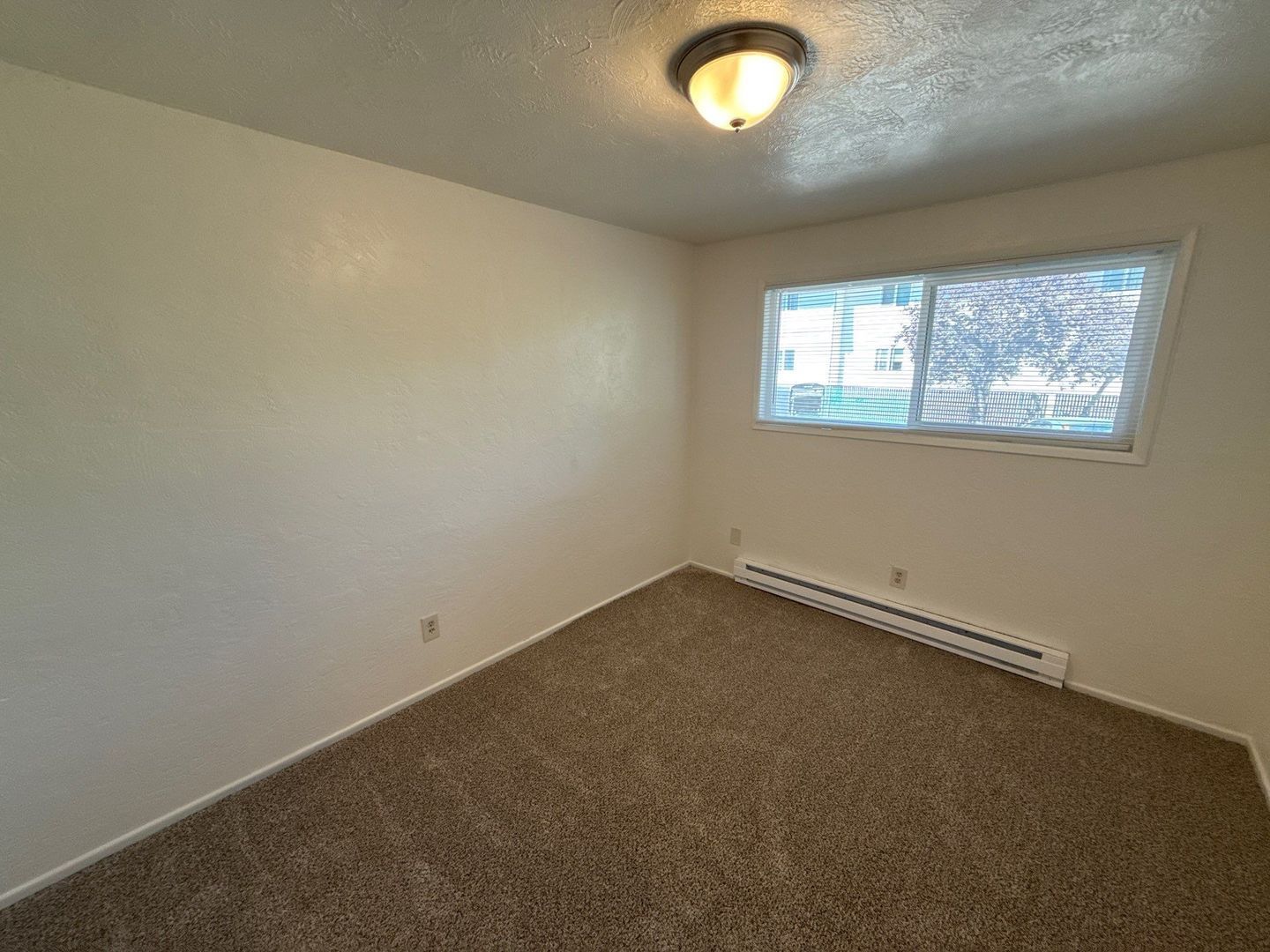 $1,095 First 6 Months, NE Salem, 2 Bed, 1 Bath, 1st Floor Apartment, AVAILABLE NOW! property image
