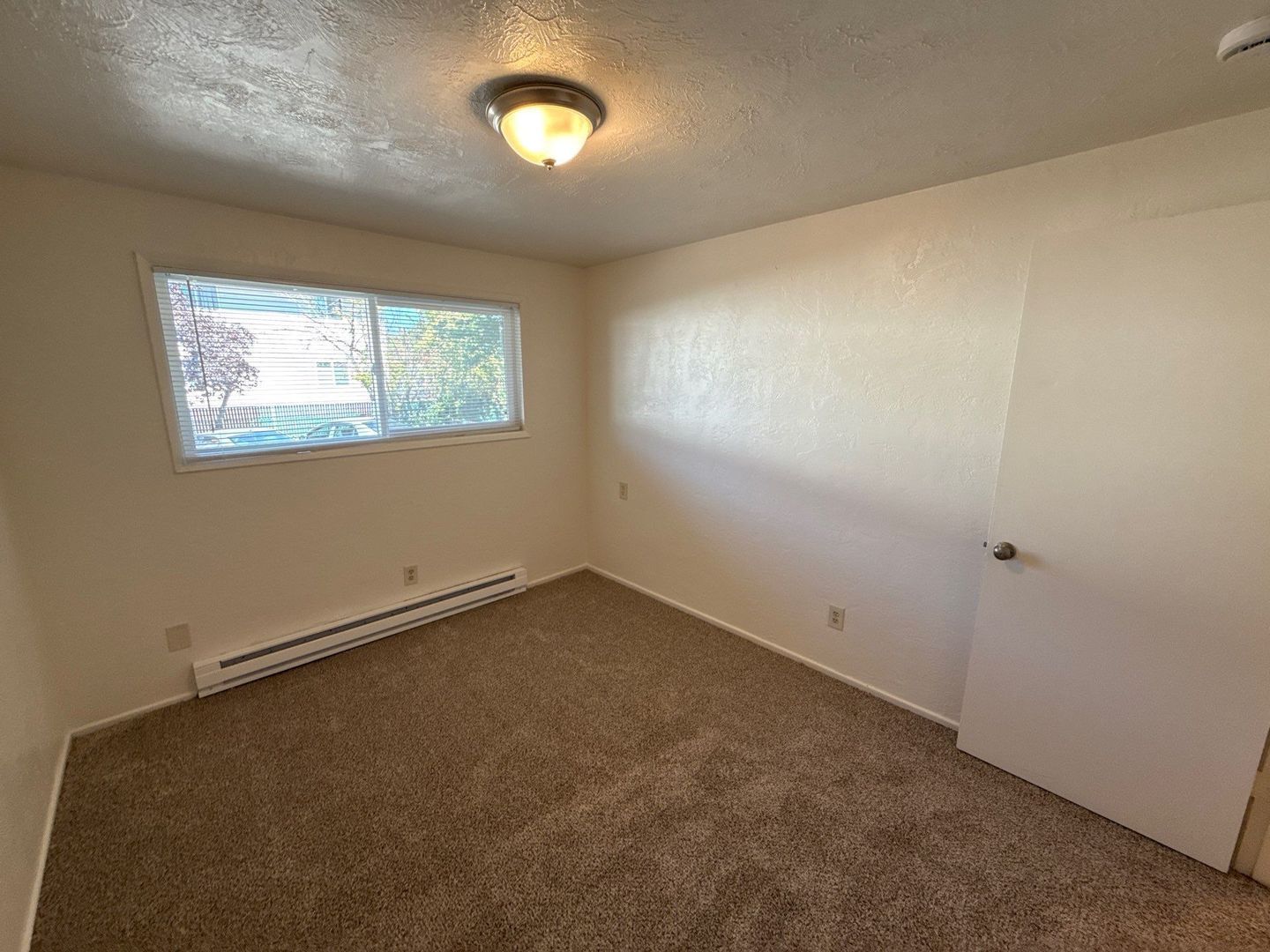 $1,095 First 6 Months, NE Salem, 2 Bed, 1 Bath, 1st Floor Apartment, AVAILABLE NOW! property image