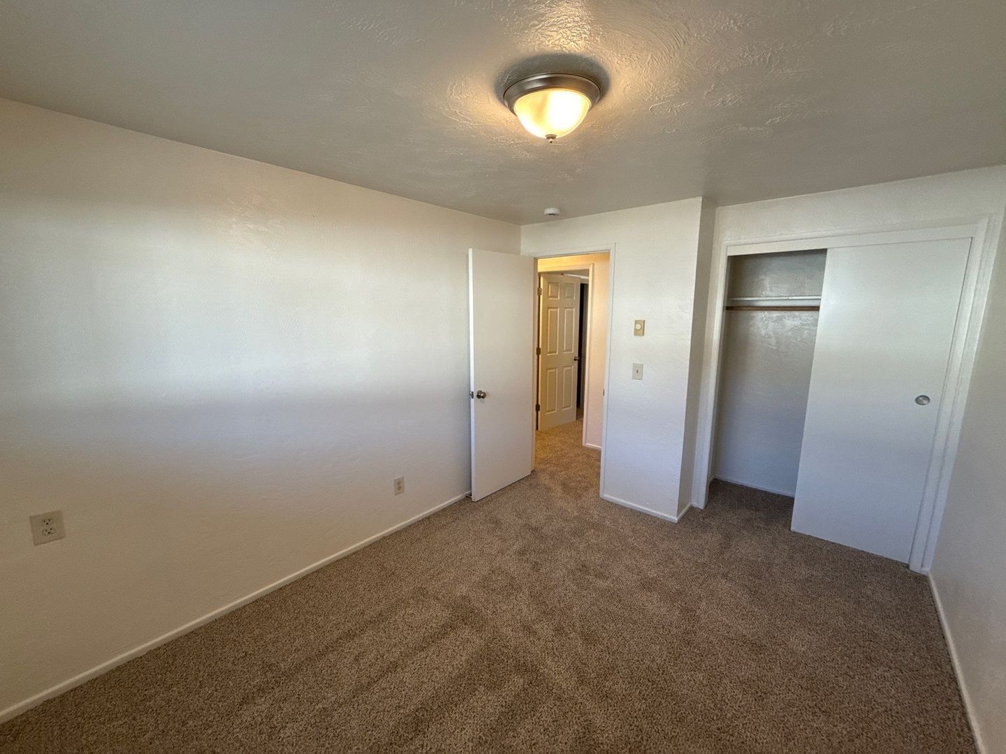 $1,095 First 6 Months, NE Salem, 2 Bed, 1 Bath, 1st Floor Apartment, AVAILABLE NOW! property image
