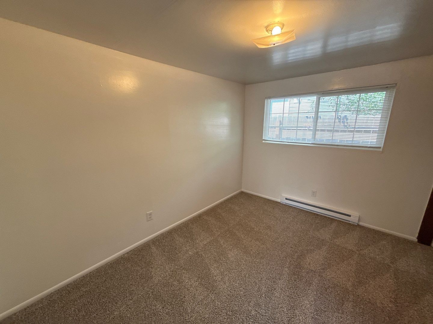 $945 First 3 Months, SE Salem. 1 Bed, 1 Bath, Apartment, Pets Welcome, AVAILABLE NOW! property image